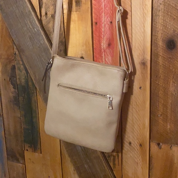 Cream multi compartment cross body - Picture 2 of 5